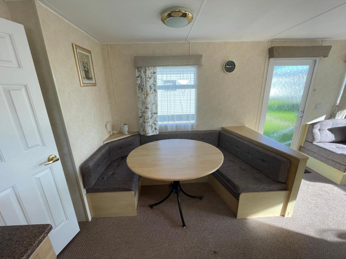 341 Family Caravan At Marine Holiday Park, Sleeps 6 Hotel Rhyl Buitenkant foto