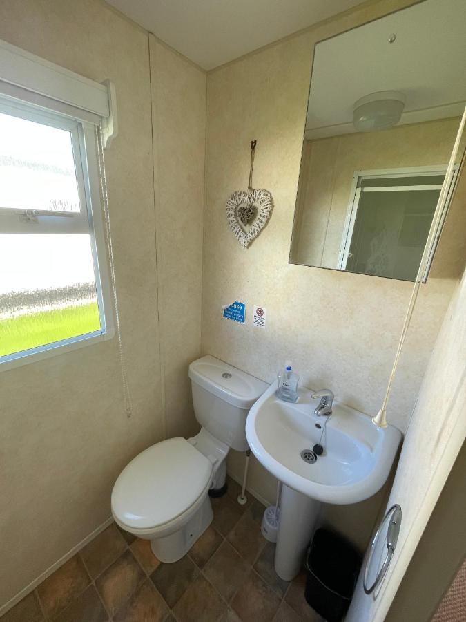341 Family Caravan At Marine Holiday Park, Sleeps 6 Hotel Rhyl Buitenkant foto