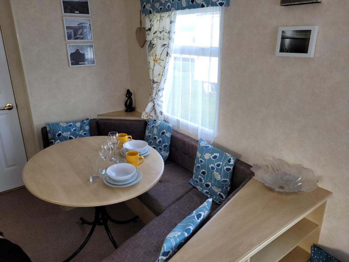 341 Family Caravan At Marine Holiday Park, Sleeps 6 Hotel Rhyl Buitenkant foto