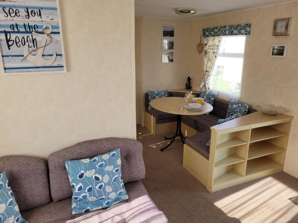 341 Family Caravan At Marine Holiday Park, Sleeps 6 Hotel Rhyl Buitenkant foto