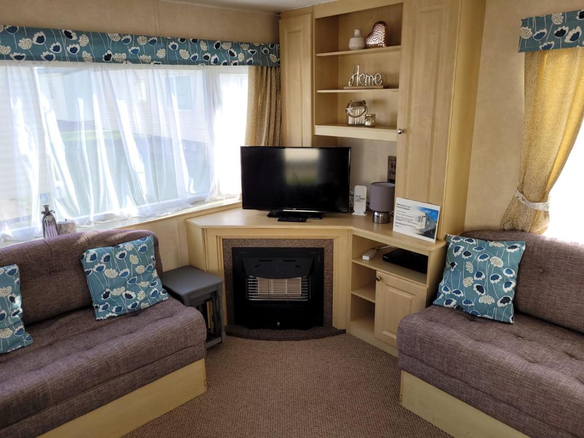 341 Family Caravan At Marine Holiday Park, Sleeps 6 Hotel Rhyl Buitenkant foto