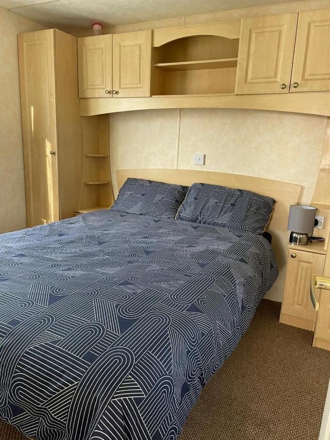 341 Family Caravan At Marine Holiday Park, Sleeps 6 Hotel Rhyl Buitenkant foto